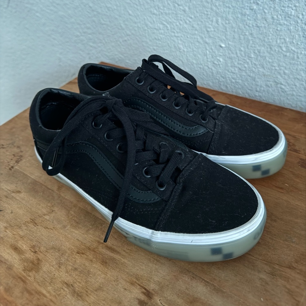 VANS SIZE 6W YOUTH-4.5 only worn once